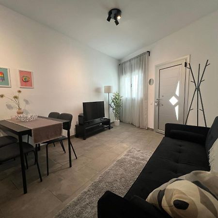 Cozy Apartment Well-Located In Terrassa, Barcelona Buitenkant foto