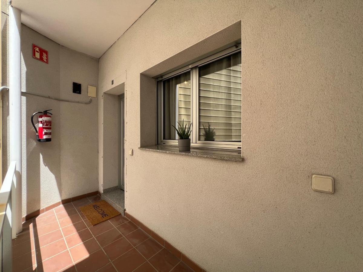 Cozy Apartment Well-Located In Terrassa, Barcelona Buitenkant foto