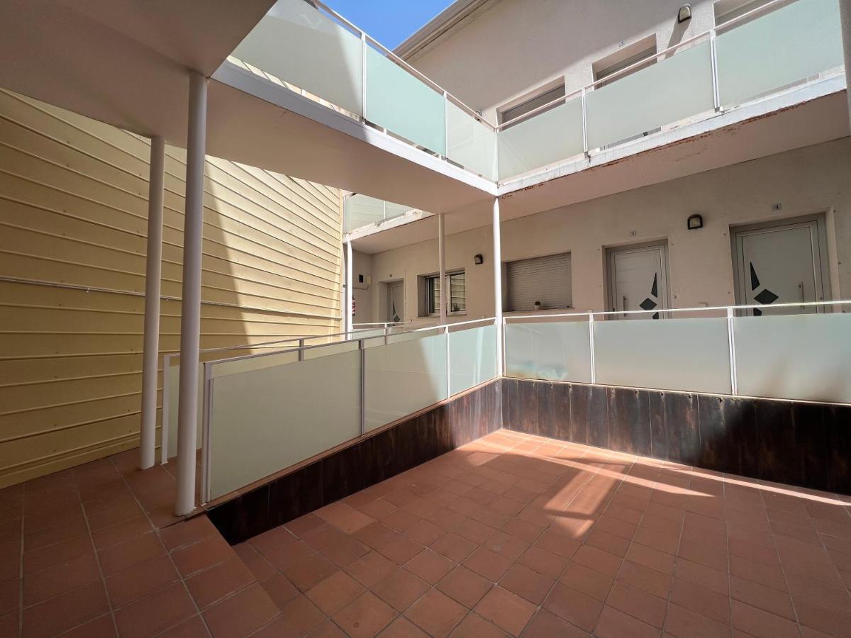 Cozy Apartment Well-Located In Terrassa, Barcelona Buitenkant foto