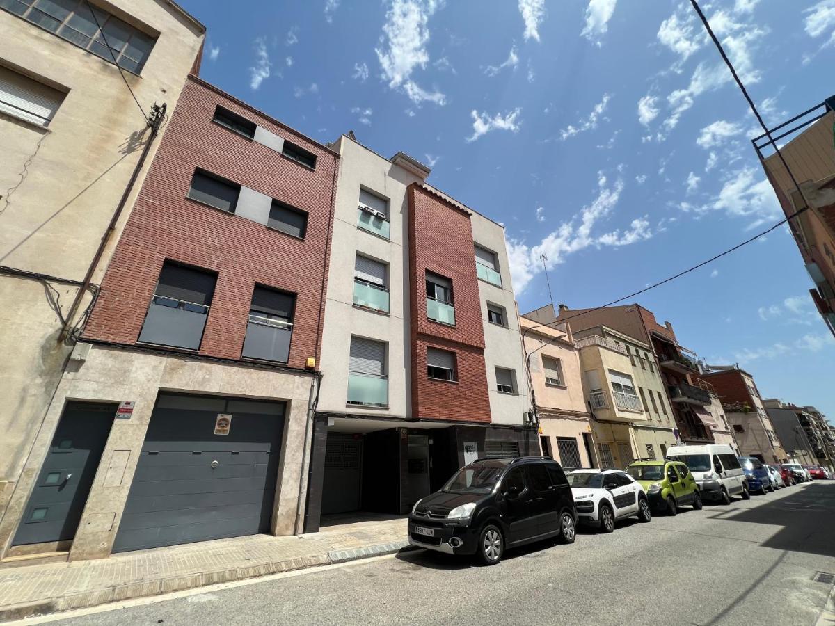 Cozy Apartment Well-Located In Terrassa, Barcelona Buitenkant foto